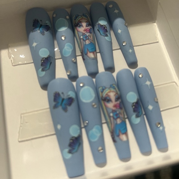 Blue Bratz Butterfly Nail Set - Picture 2 of 2
